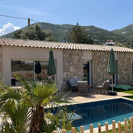 Frida Des Valleciana Villa